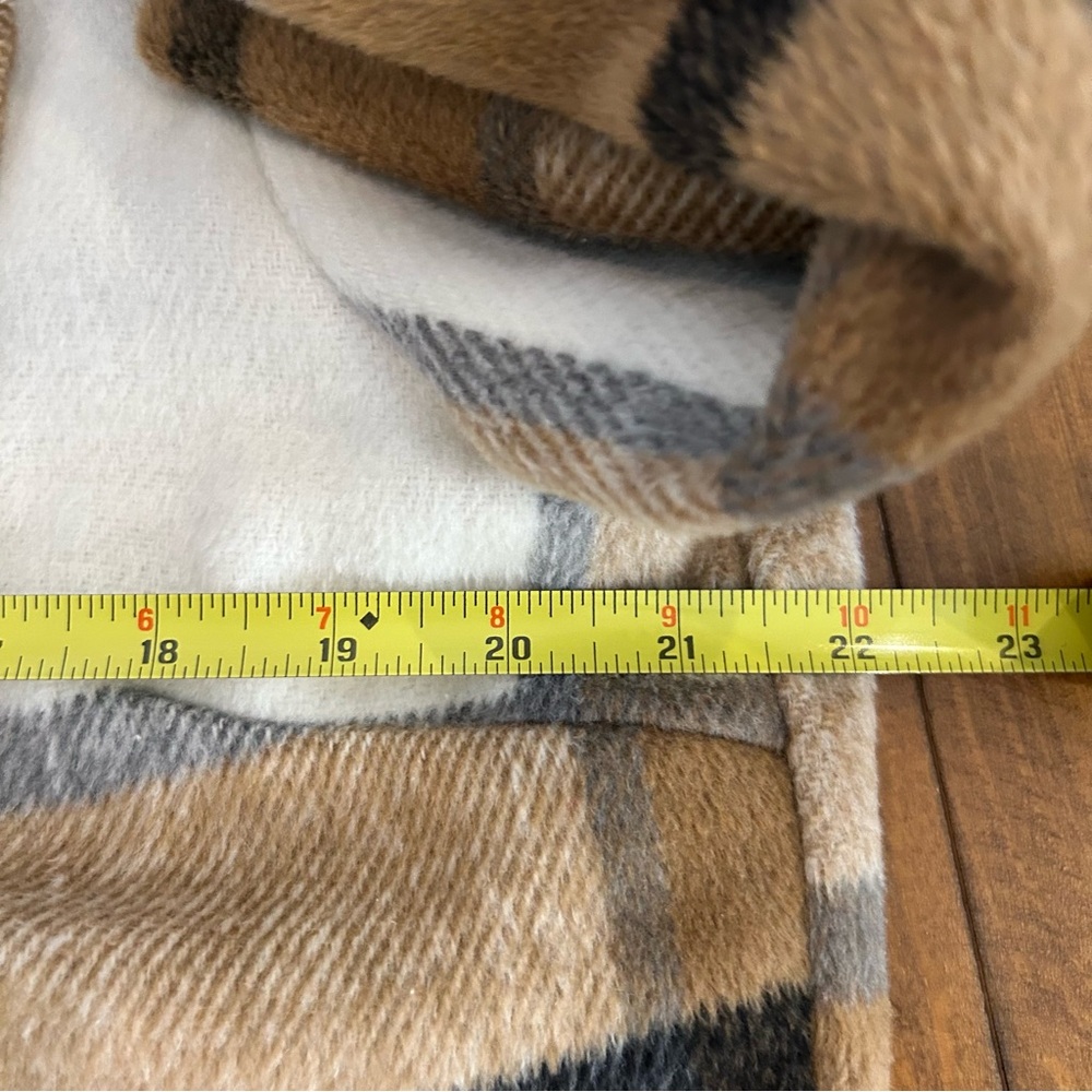 SHEIN | Flannel Plaid Shacket/Jacket EUC - Picture 9 of 10